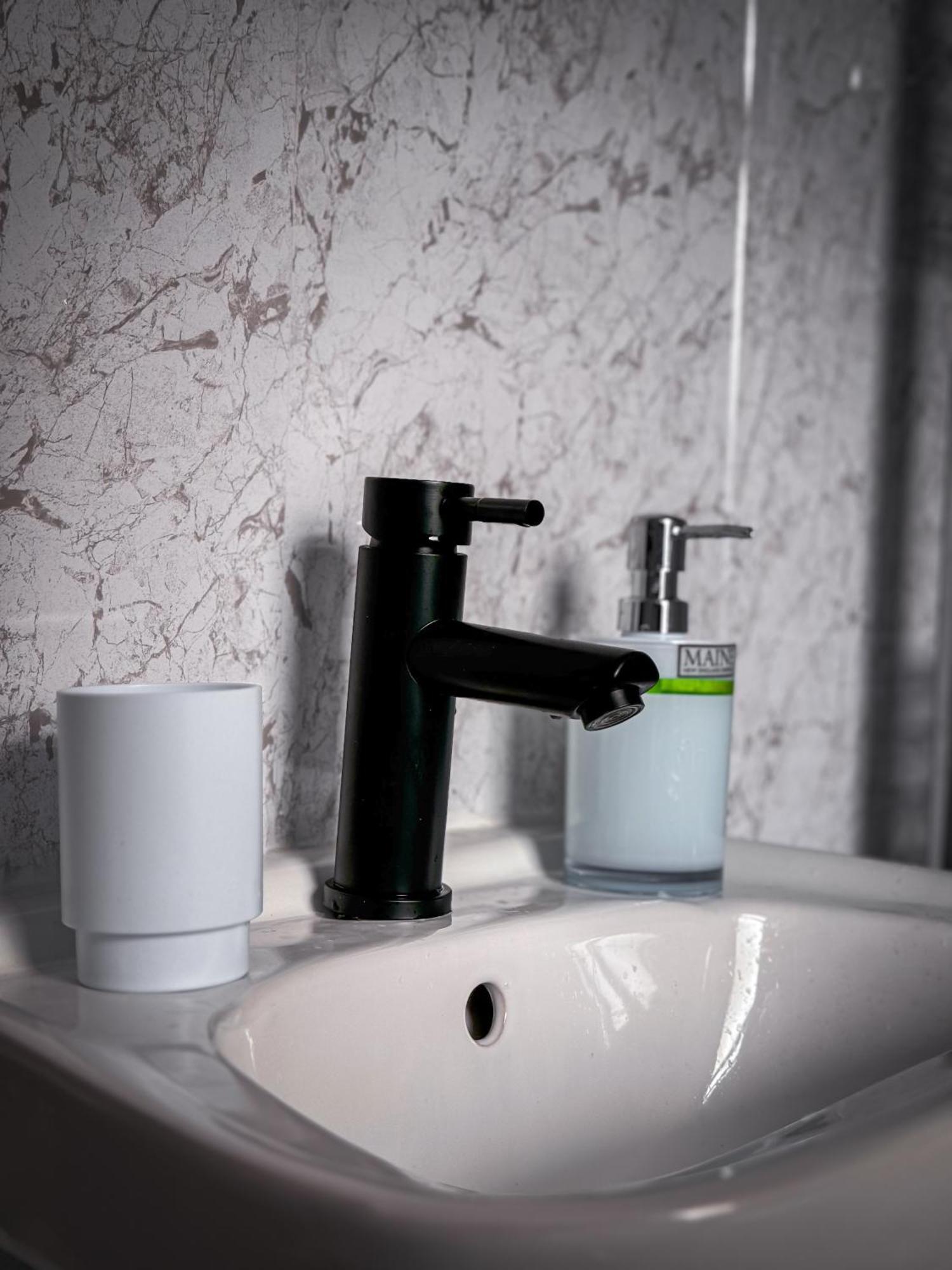 Blue Moon Apartment Бирмингам Екстериор снимка