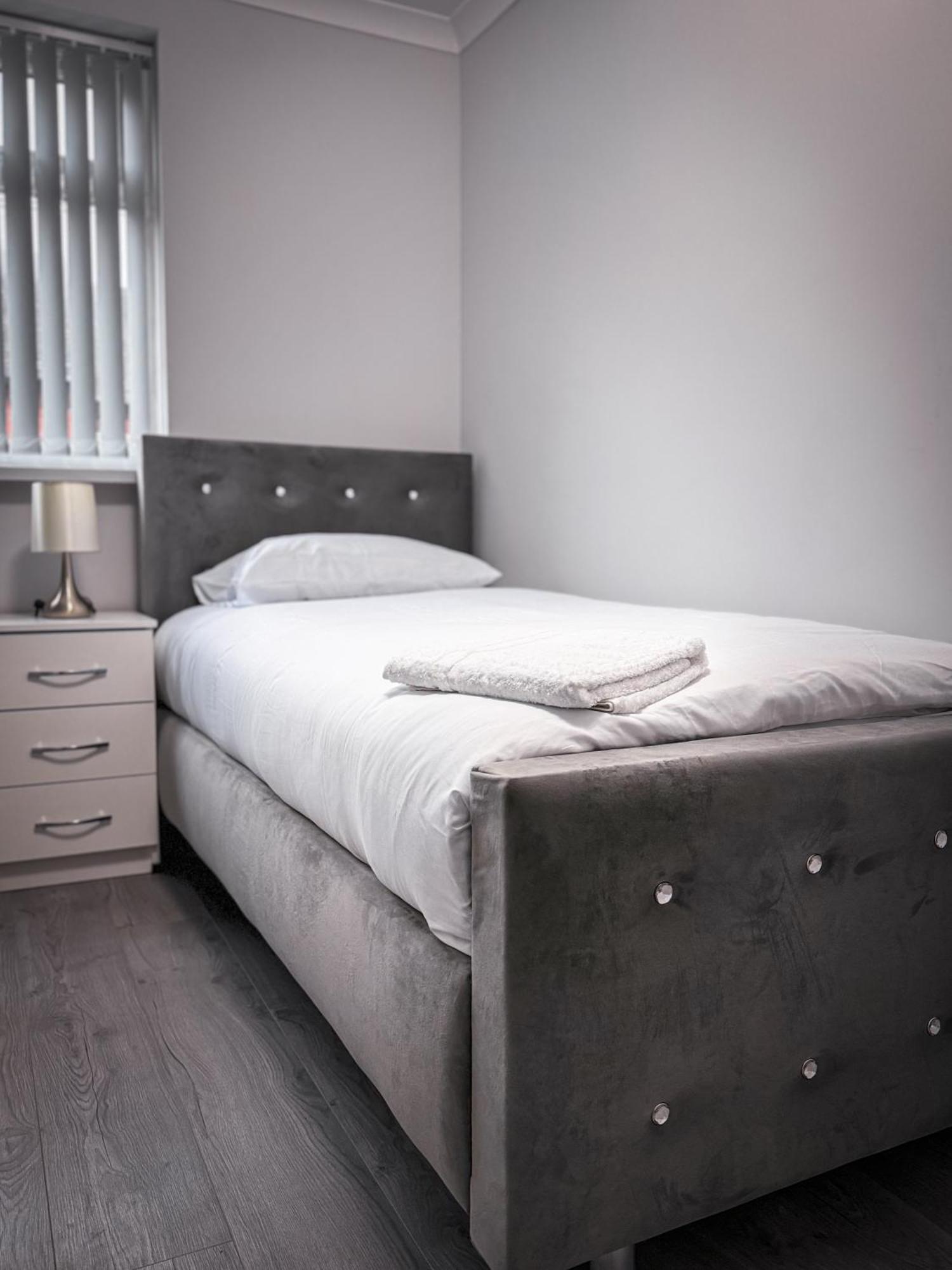 Blue Moon Apartment Бирмингам Екстериор снимка
