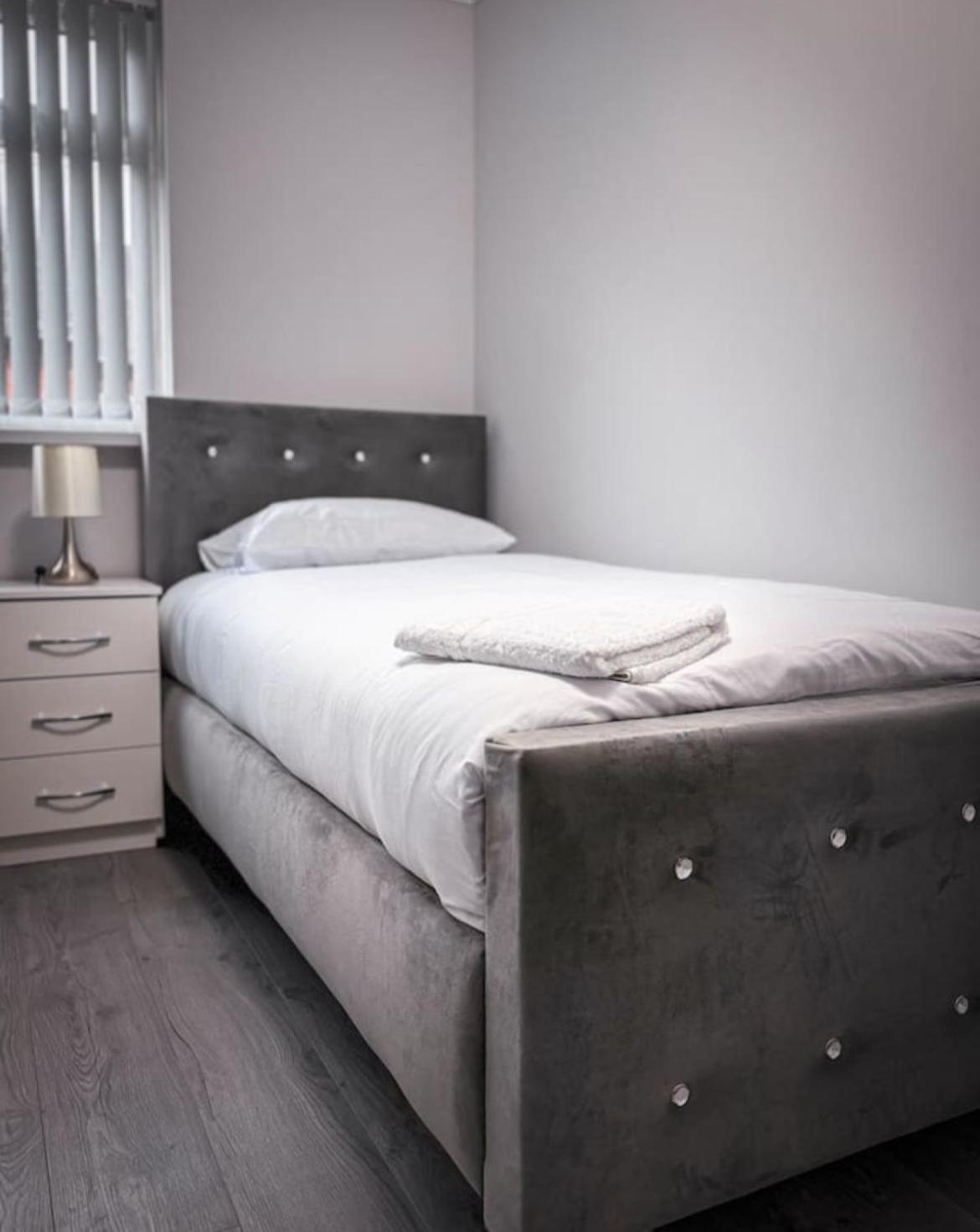Blue Moon Apartment Бирмингам Екстериор снимка